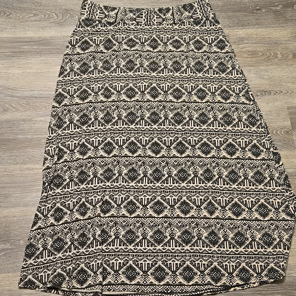 Black And Tan Art Deco Print Maxi Skirt Size 1X